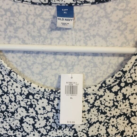 Old Navy NWTS Size XL Blouse Loose fit - Picture 2 of 4